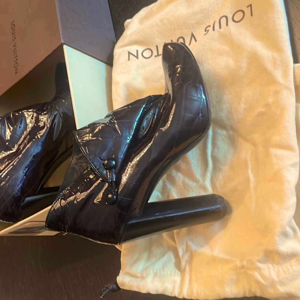 Louis Vuitton Crocodile Embossed Patent Leather Ankle boots